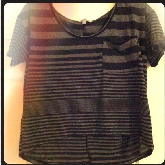 bundled.. High low crop top - Picture 2 of 2