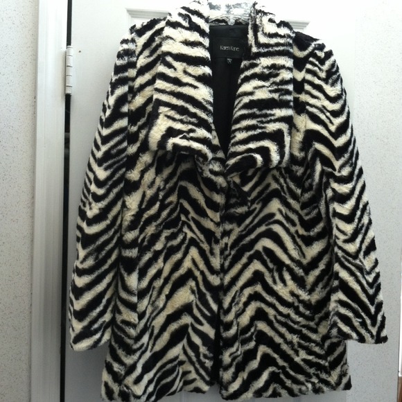 Karen Kane faux fur zebra jacket. - Picture 1 of 1