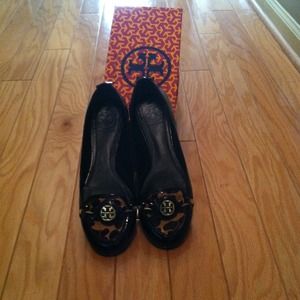 Tory burch leopard print black patent flats sz9.5
