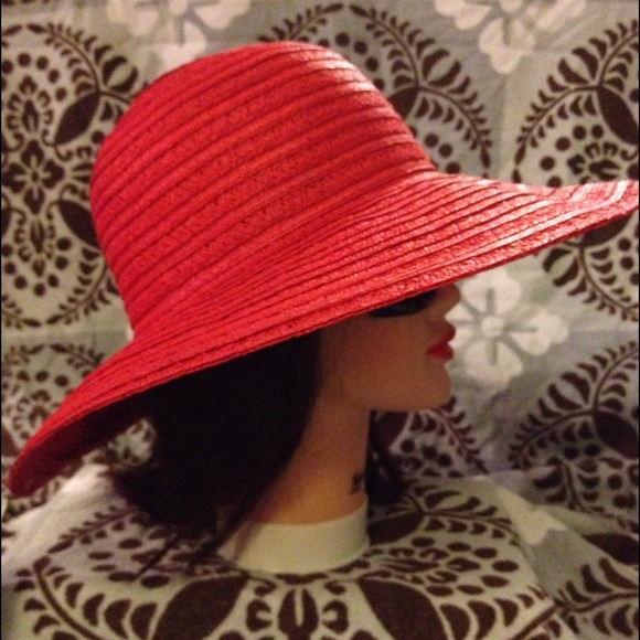 Traded/bndl lisy04 Red Floppy Hat