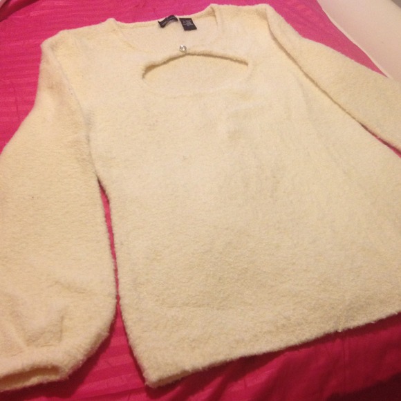 Sweater 🎉🎈SOLD🎈🎉