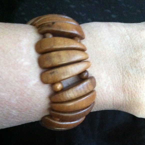 🎁Wooden Necklace, Bracelet & Earrings - Picture 3 of 4