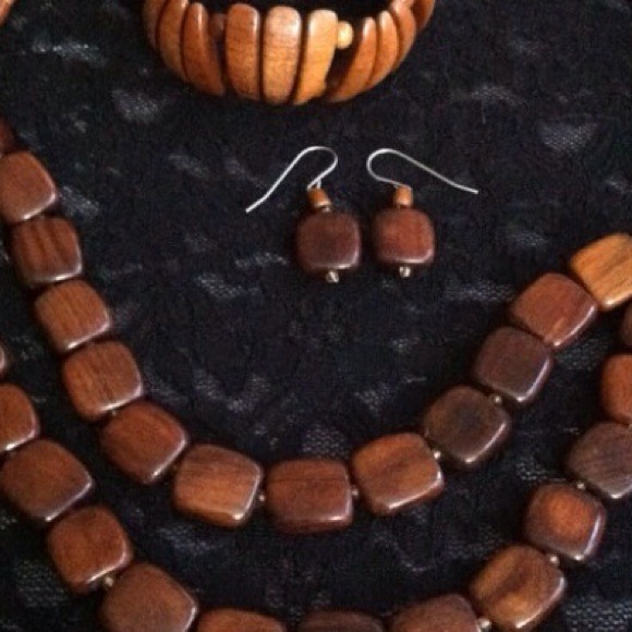 🎁Wooden Necklace, Bracelet & Earrings - Picture 4 of 4