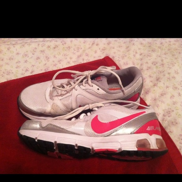 Nike new running Shoes - Picture 2 of 4