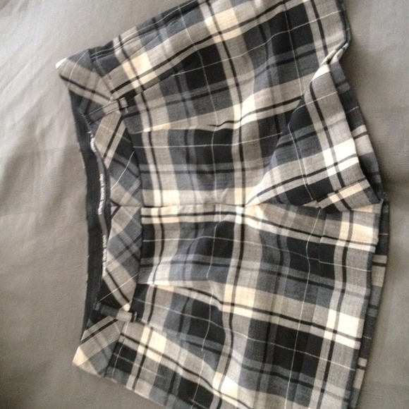 *Bundled* Express Design Studio shorts