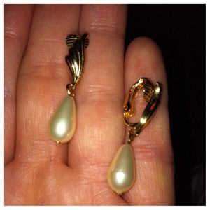 Clip on earrings fake pearls