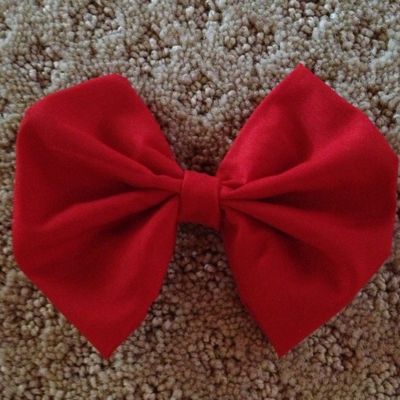 📦Traded📦Red bow