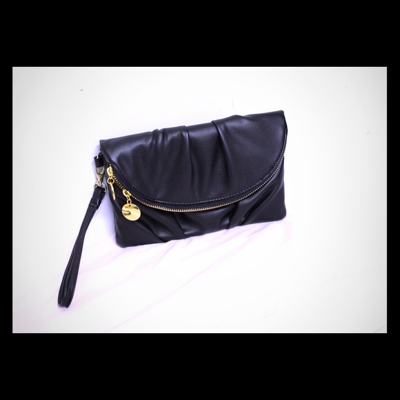 Black clutch