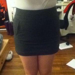 High waisted gray skirt