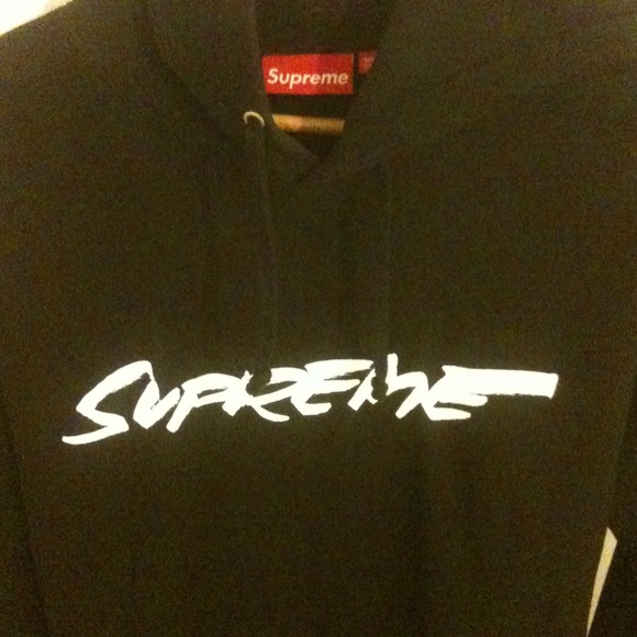 SOLD Supreme hoody - Picture 2 of 3