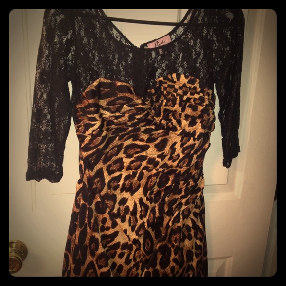 Paprika lace and leopard dress!