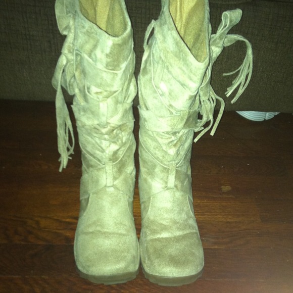 Khaki suede side tie boots! - Picture 3 of 4