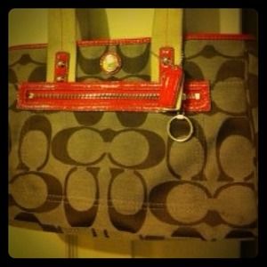 Reserved.... ❤❤👛❤❤ Coach bag