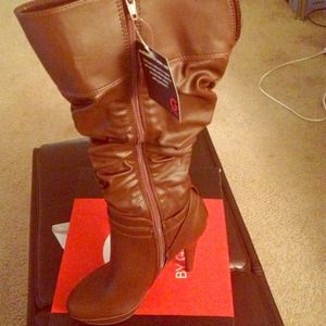 Guess brown leather boots