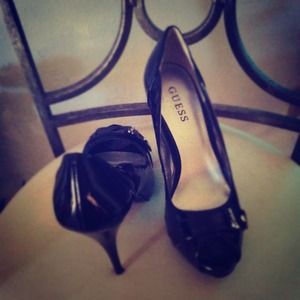 Guess heels🎉🎉sold🎉🎉