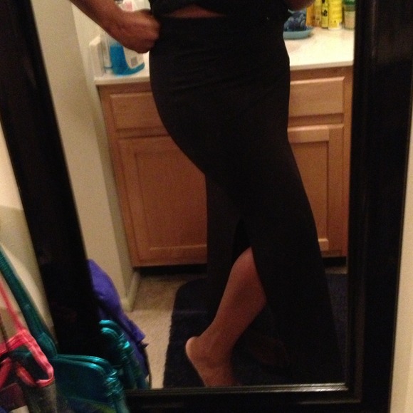 Sleek ankle length skirt