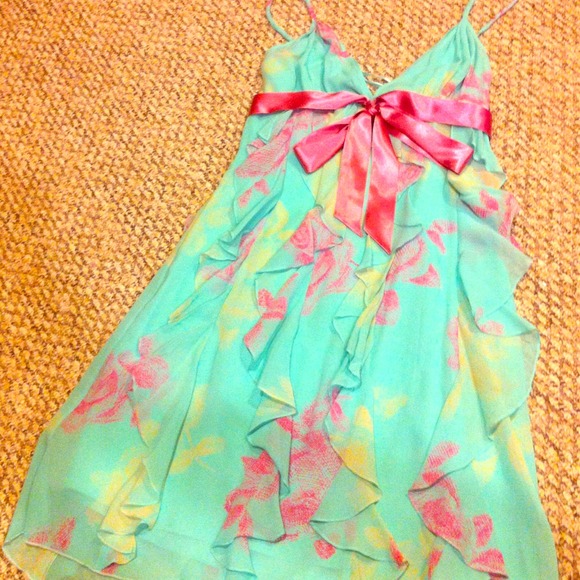 BCBG maxazria ruffle cocktail party dress.