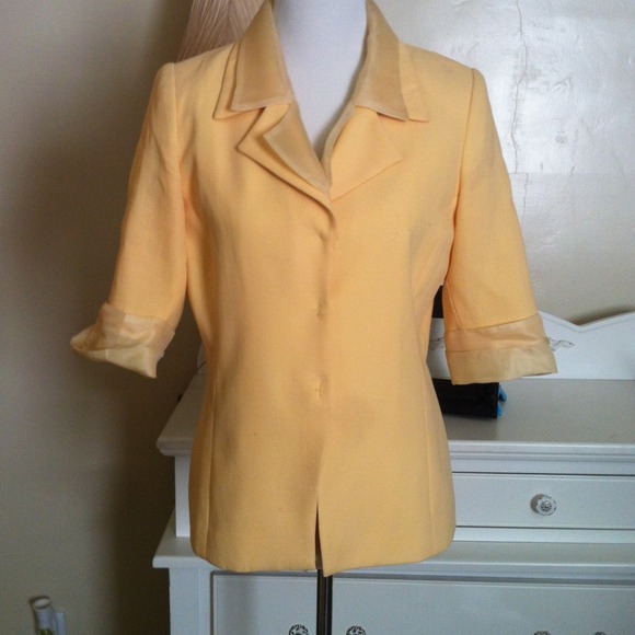 Buttercream blazer size 10