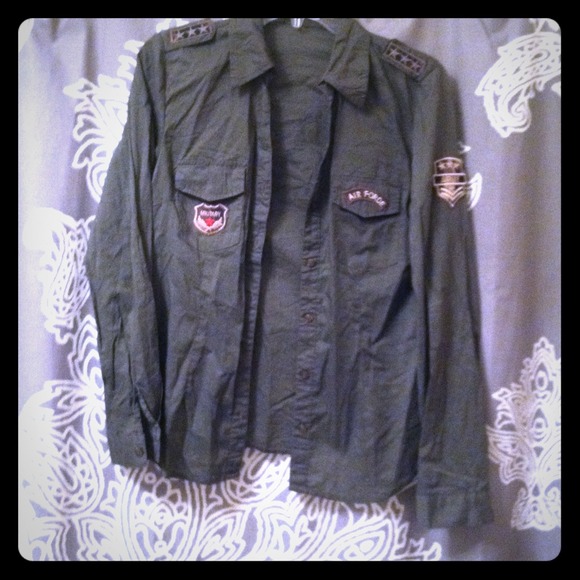 Military inspired dark green button up