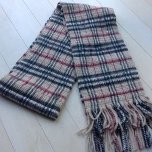 Burberry Accessories - Textured Burberry scarf Burberry Accessories - Textured Burberry scarf