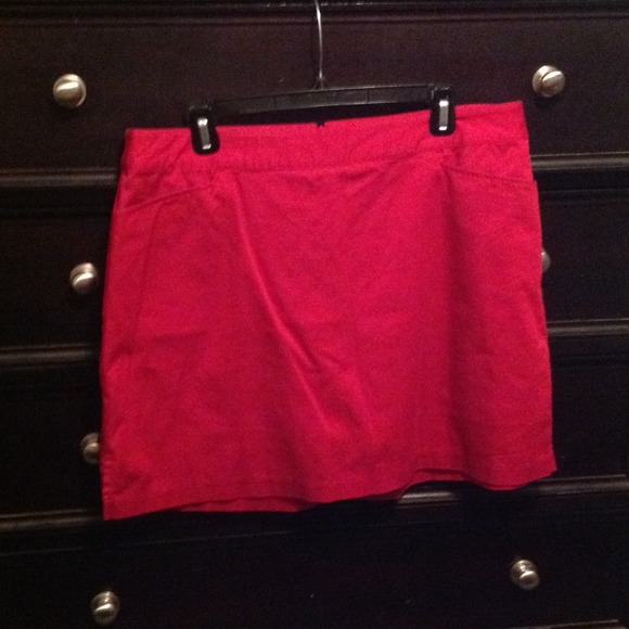 Reserved Red skort