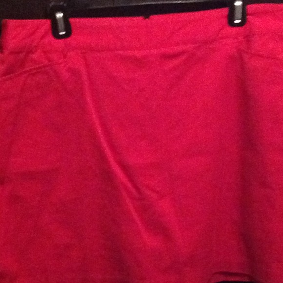 Reserved Red skort - Picture 2 of 2