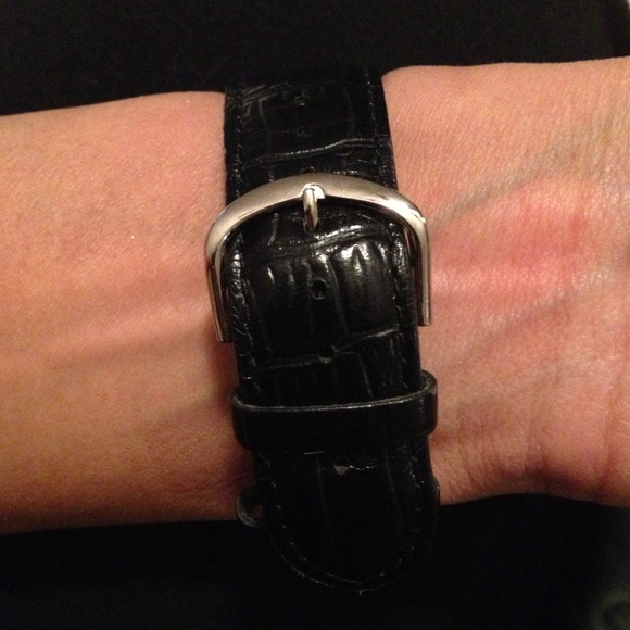 Watch - Picture 2 of 3