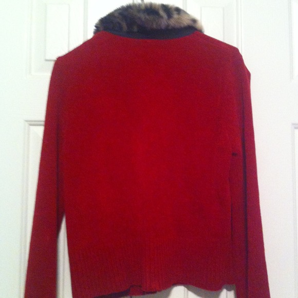 Red zip up sweater - Picture 4 of 4