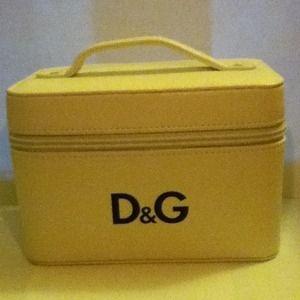 Dolce & Gabbana Handbags - Dolce & Gabbana white leather makeup case bag Dolce & Gabbana Handbags - Dolce & Gabbana white leather makeup case bag