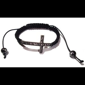 Macramé sideways cross bracelet