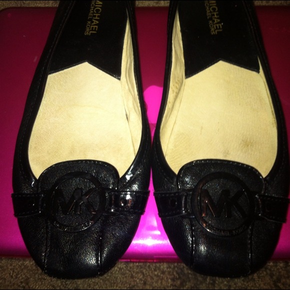 🚫SOLD🚫 Michael Kors flats size 8.5