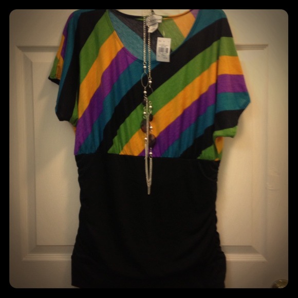 NWT Diagonal Stripe Top w/Attached Necklace
