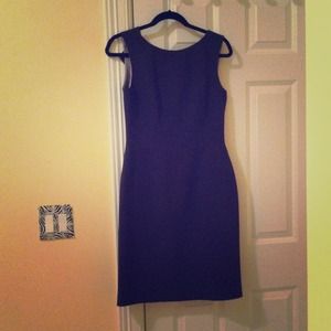 tahari dress. in perfect condition. never worn.