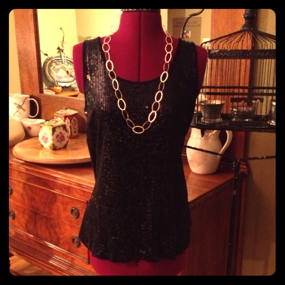 BunDLED **Gap Black Sequined Top