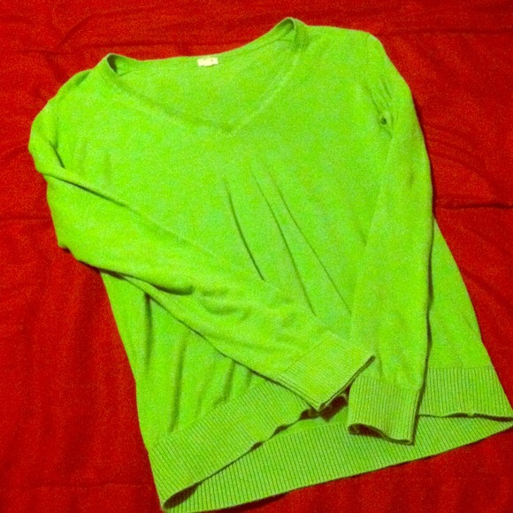 🚫SOLD🚫Green J Crew Sweater
