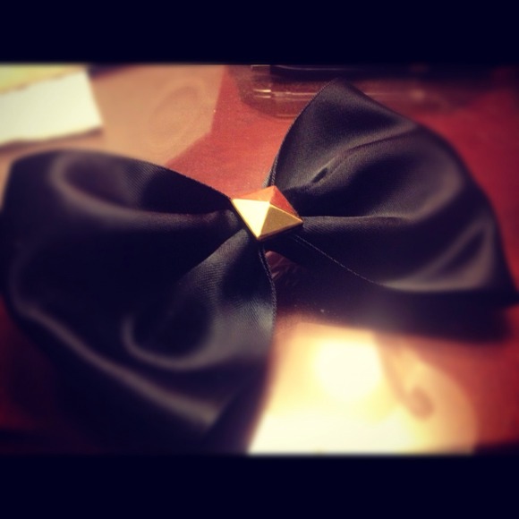 STUD BOW✨🎀