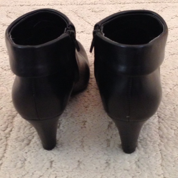 Naturalized Bates Booties - Picture 3 of 4