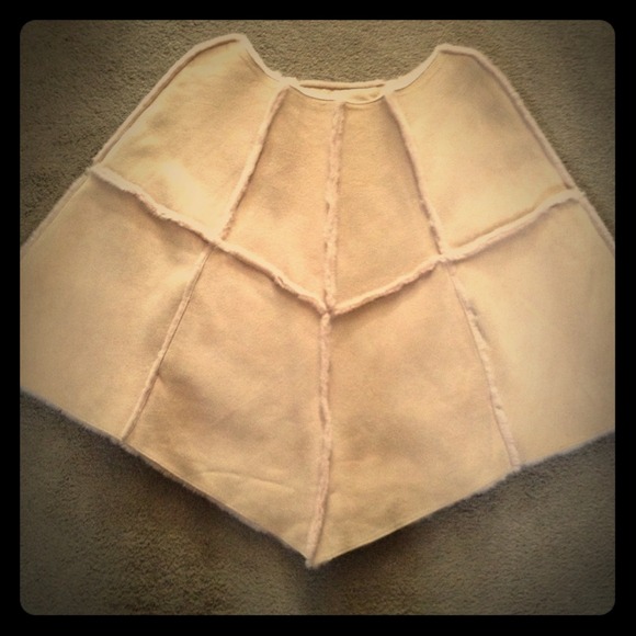 RESERVE @esilver Lovely Pink Ugg Poncho