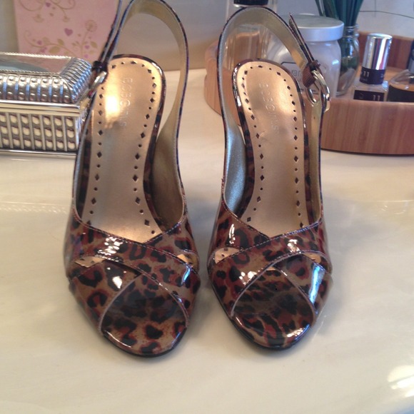 BCBG heels