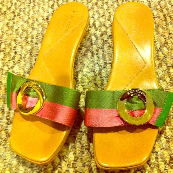 Kate spades unique slides. 🌸🌸
