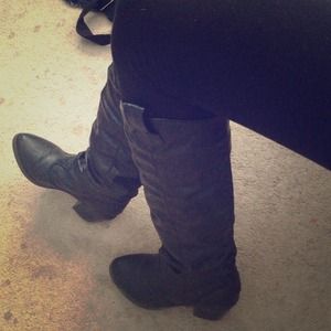 Black leather cowgirl boots!