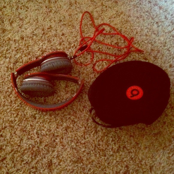 LIKE NEW dr. Dre beats solo