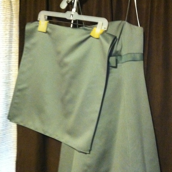 Sage green dress and shawl from David's Bridal - Picture 3 of 3