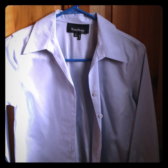 Women's petite long sleeved dress shirt