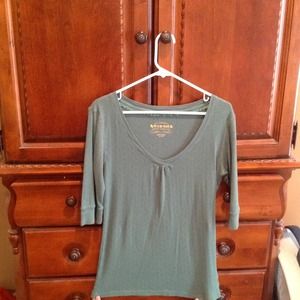 Green cotton soft shirt.