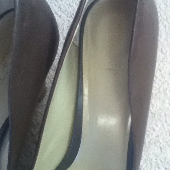 Shoes - Picture 2 of 4