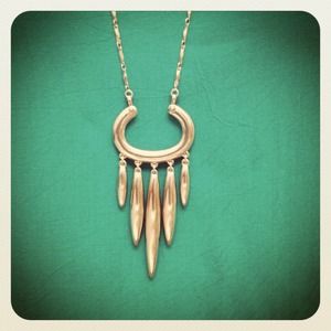 ❌SOLD❌ Stella & Dot Nahla Necklace in Silver