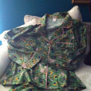 BedHead pjs, 1X, peacock print, pink piping, new.