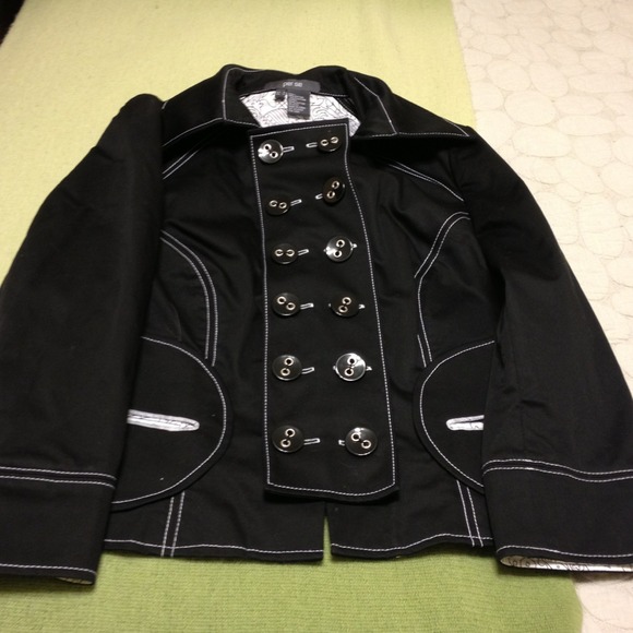 Black cropped jacket