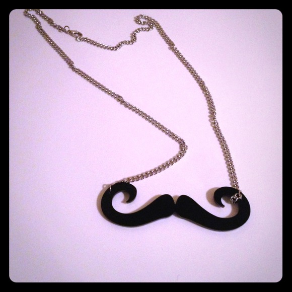 ❌SOLD IN BUNDLE❌Mustache Necklace
